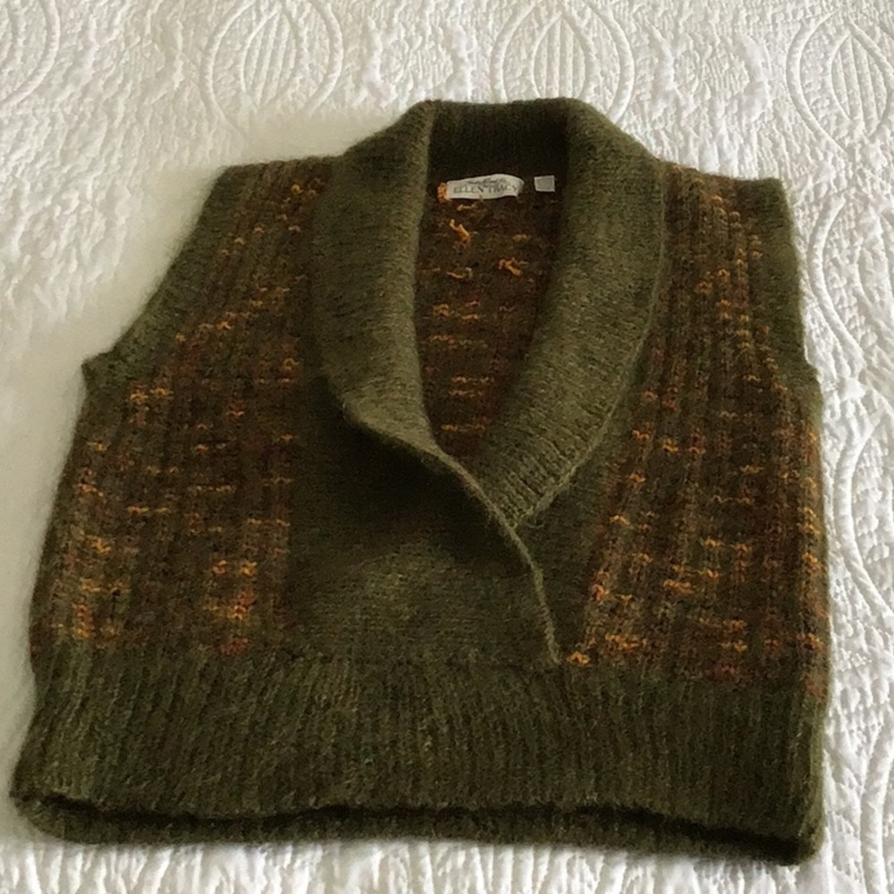 Ellen Tracy hand made chunky , boxy soft vest .